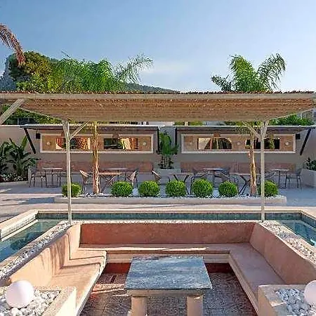 Monk Hotel 4*